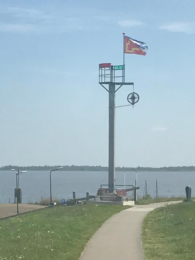Bellemare Bungalow Lauwersmeer Mit Ueberdachte Veranda Und Eingezaeuntem Garten Anjum Exteriör bild